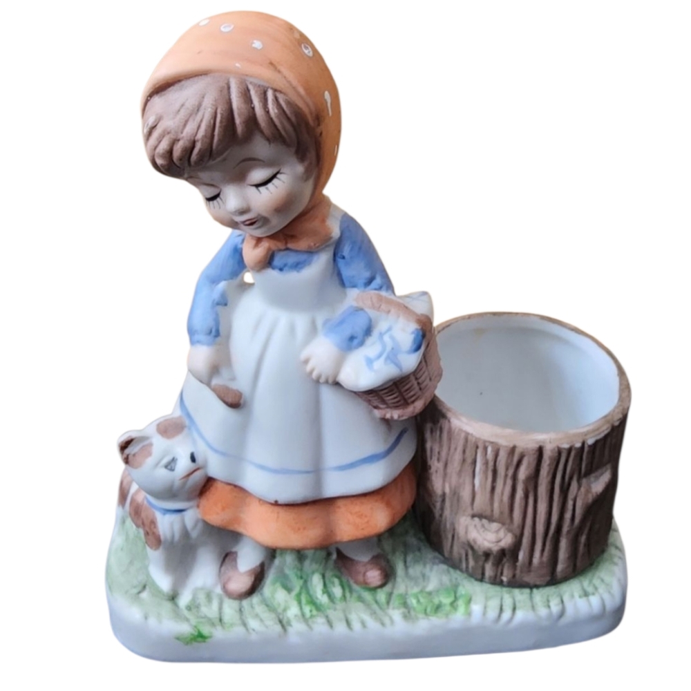 Vintage 1979 CMA Verona Vergasi Figurine Candle holder: Girl With Kitty Cat